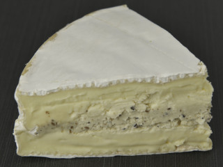 Brie aux truffes (en)